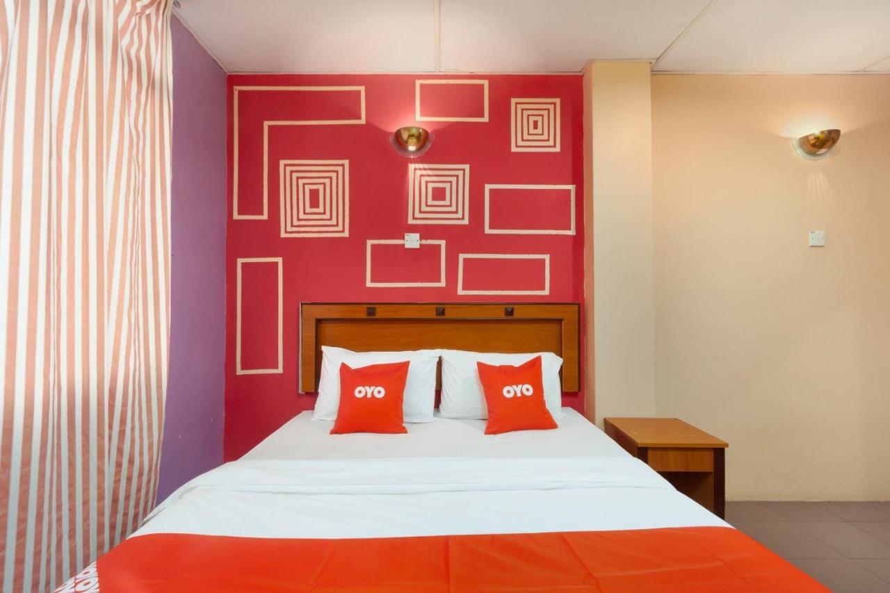 Hotel Dj Palace Lumut Extérieur photo