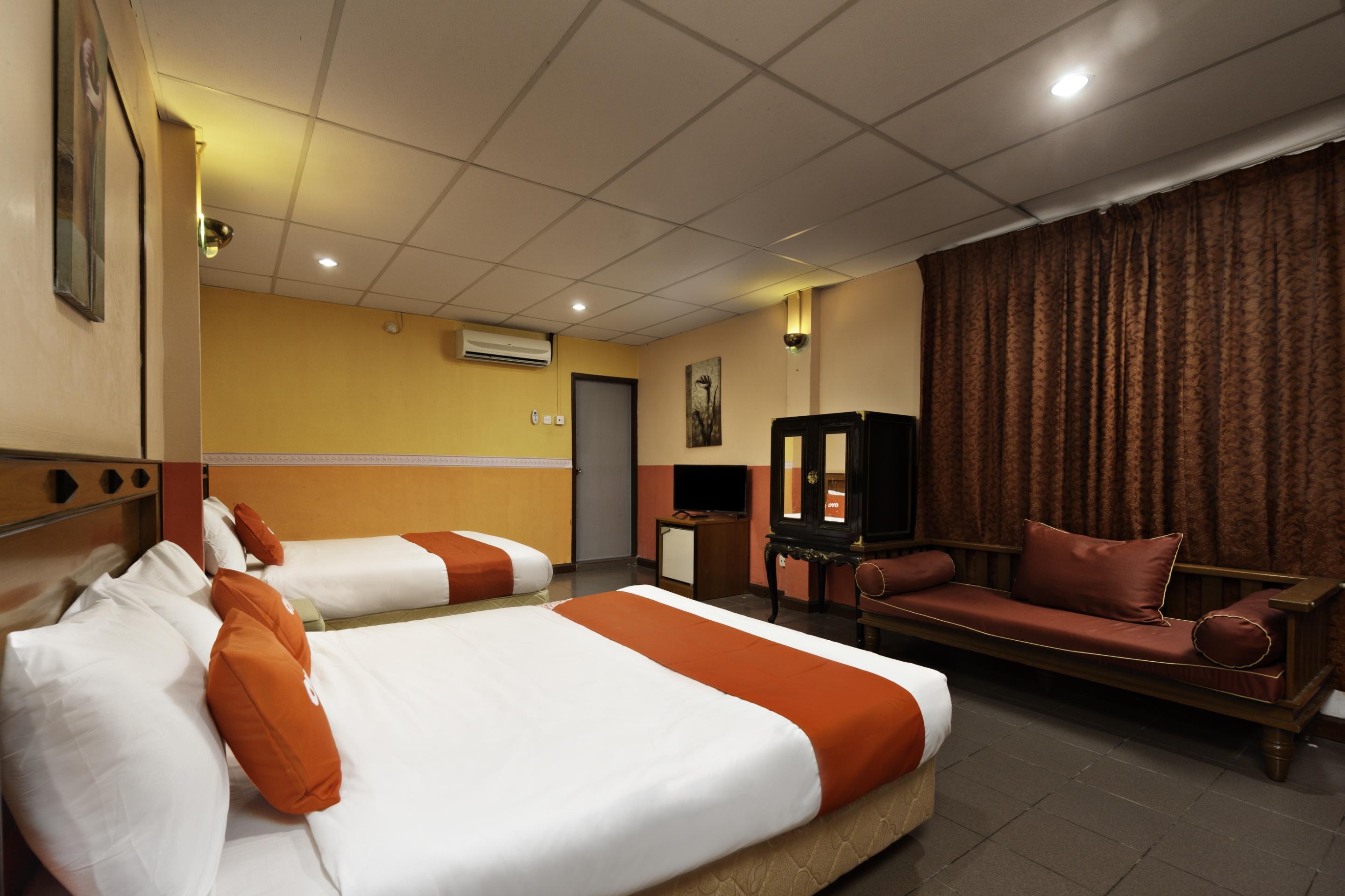 Hotel Dj Palace Lumut Extérieur photo