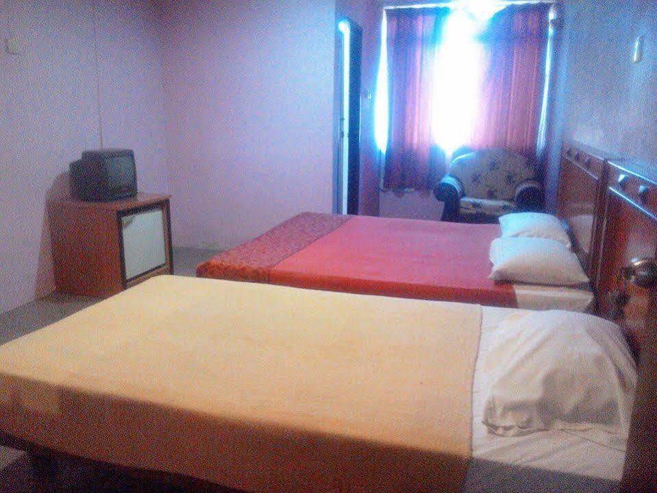 Hotel Dj Palace Lumut Extérieur photo