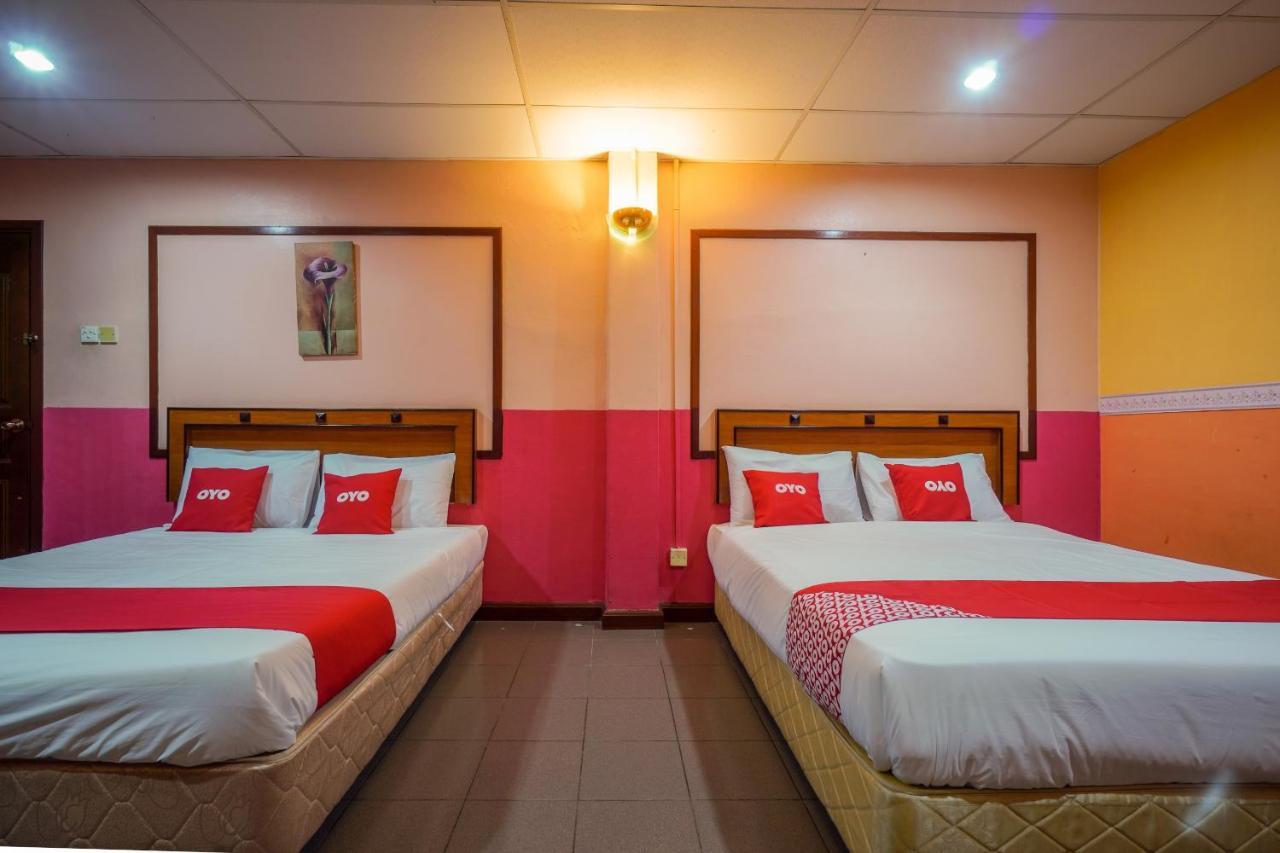 Hotel Dj Palace Lumut Extérieur photo