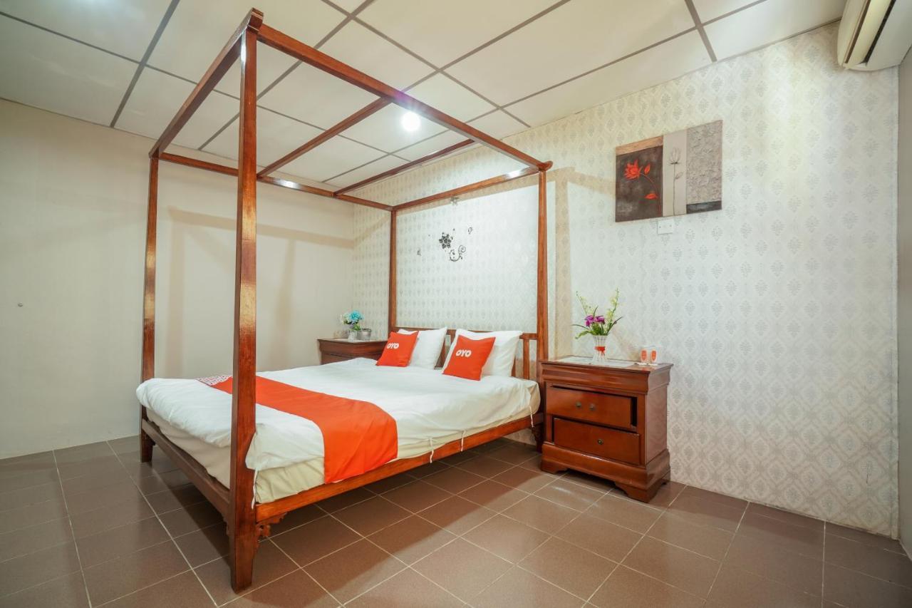 Hotel Dj Palace Lumut Extérieur photo