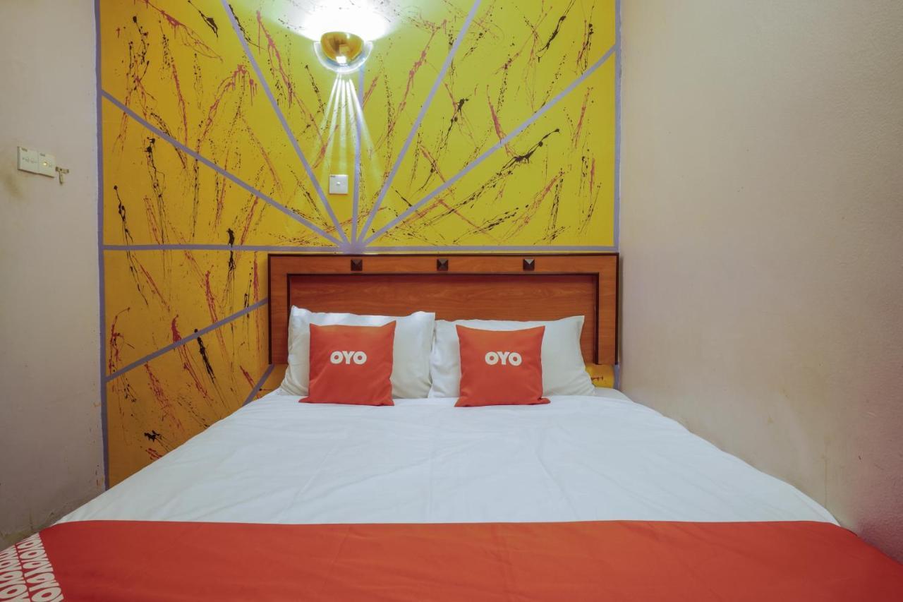 Hotel Dj Palace Lumut Extérieur photo