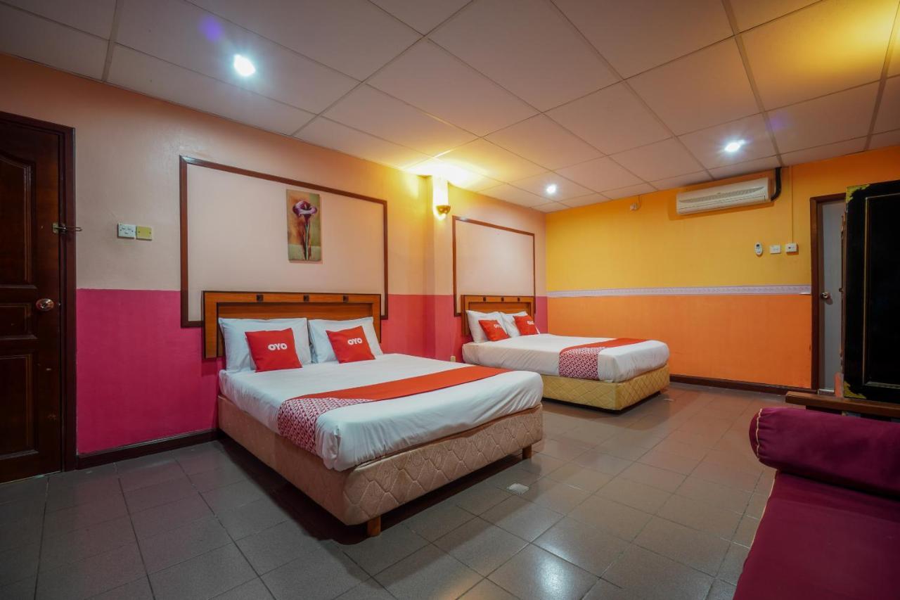 Hotel Dj Palace Lumut Extérieur photo